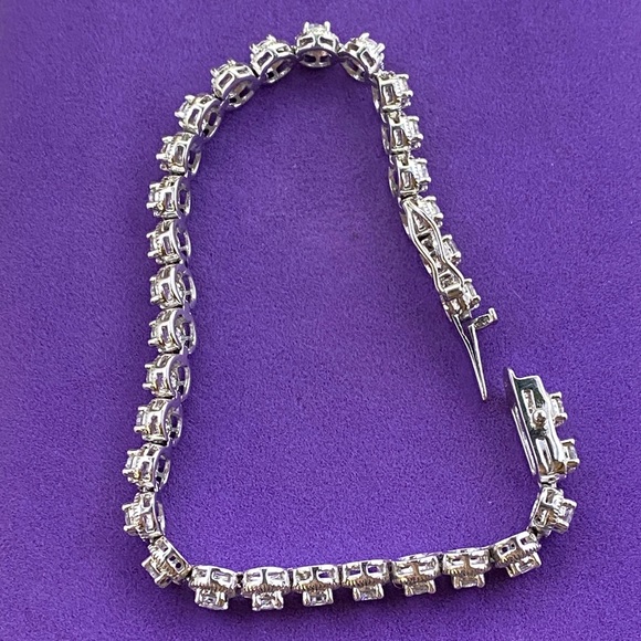 💛 Sterling Silver CZ Tennis Bracelet - Picture 5 of 6